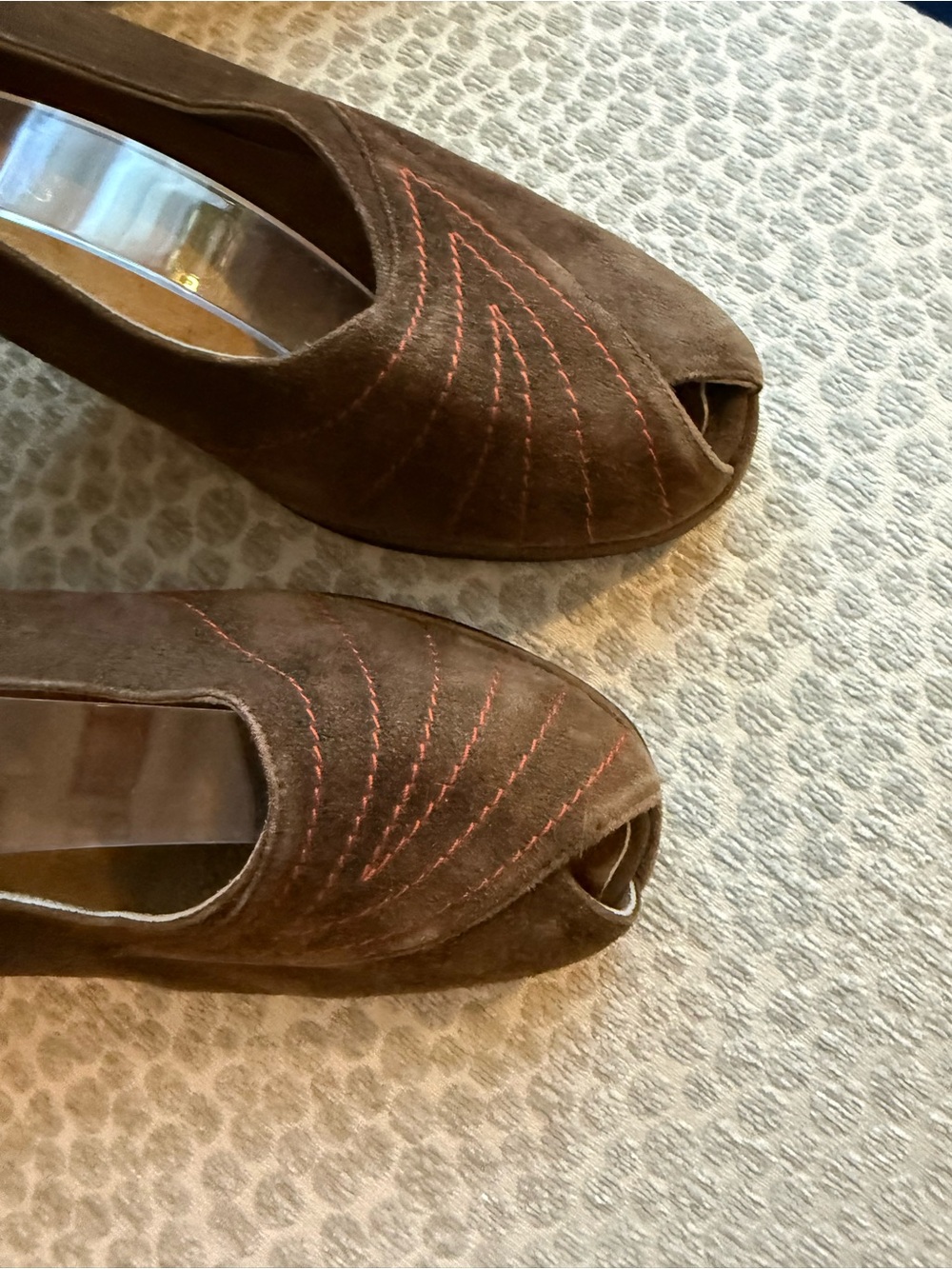 Vintage 1970 Brown Suede Peep-Toe Women's Shoes - Picture 5 of 9